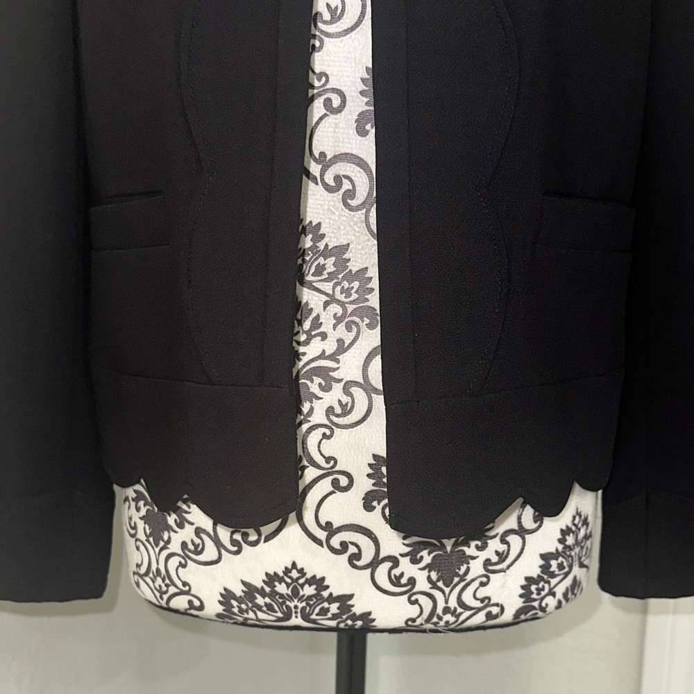 Ann Taylor Black Collarless Scalloped Blazer Sz. M - Picture 5 of 12